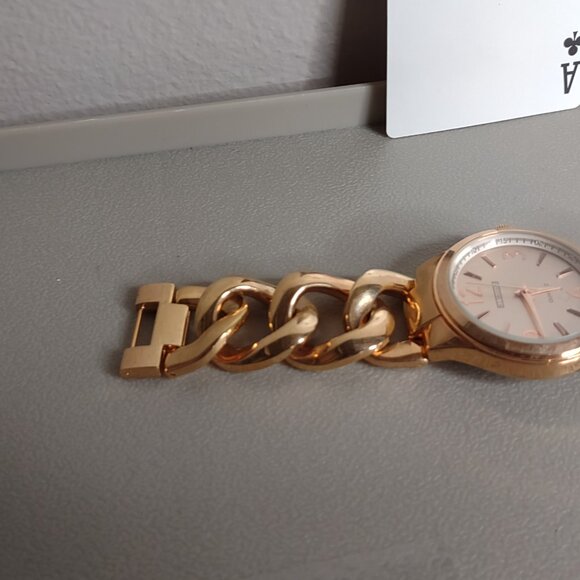 Untested Gold Tone R.J. Graziano Heavy Chain Link Watch - Picture 4 of 10